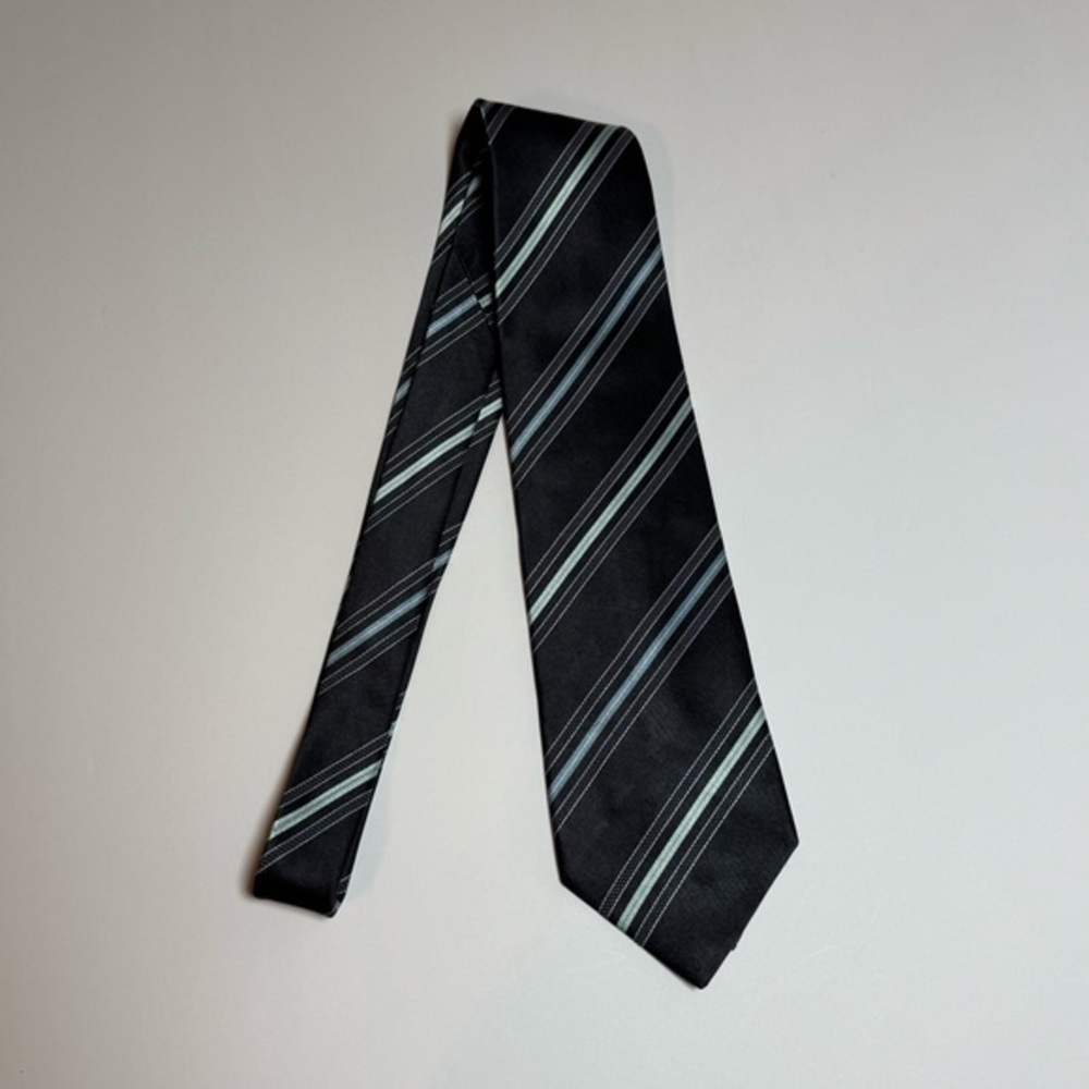 Salvatore Ferragamo Classic Black Striped Men's Tie